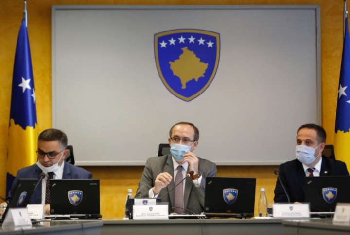 Hoti paralajmëron masa të reja për festat e fundvitit