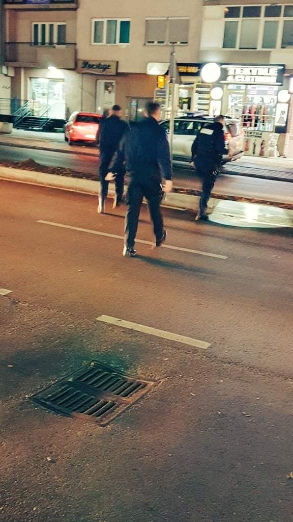 Holandezi mahnitet me sjelljen e tre policëve të Kosovës, tregon gjestin e tyre