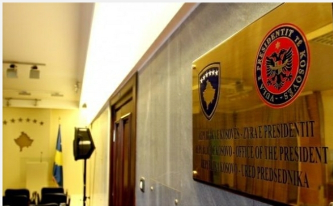 Sqarim i Zyrës së Presidentit: Vjosa Osmani nuk i ka marrë 1 mijë euro mëditje