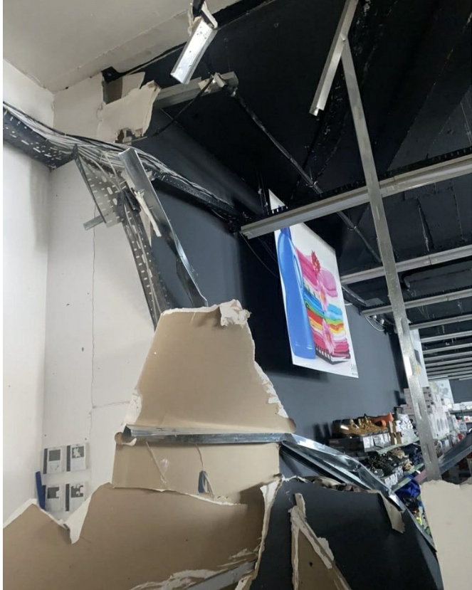 Gjithçka u shkatërrua, gjendja brenda depos afër lokalit ku ndodhi shpërthimi në Ferizaj