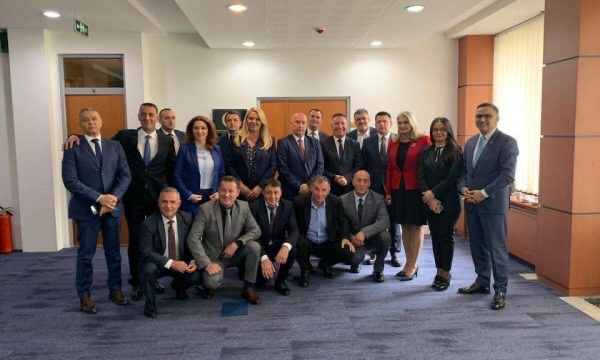 Vjen edhe një dorëheqje nga Dega e AAK’së në këtë qytet