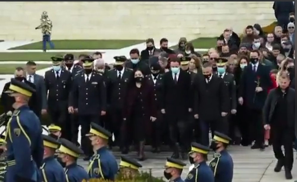 Kurti: Asnjë person nuk u gjykua për sulmin shtetëror të Serbisë ndaj familjes Jashari