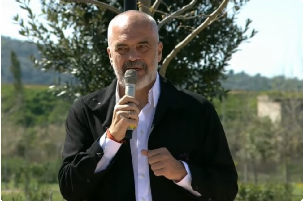 Kryeministri Rama jep një lajm të madh për mësuesit nga Kosova