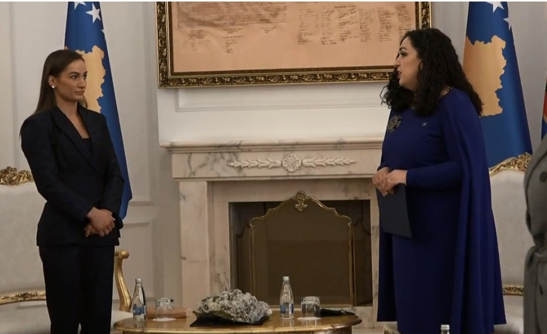 Majlinda Kelmendi mysafirja e parë e Vjosa Osmanit