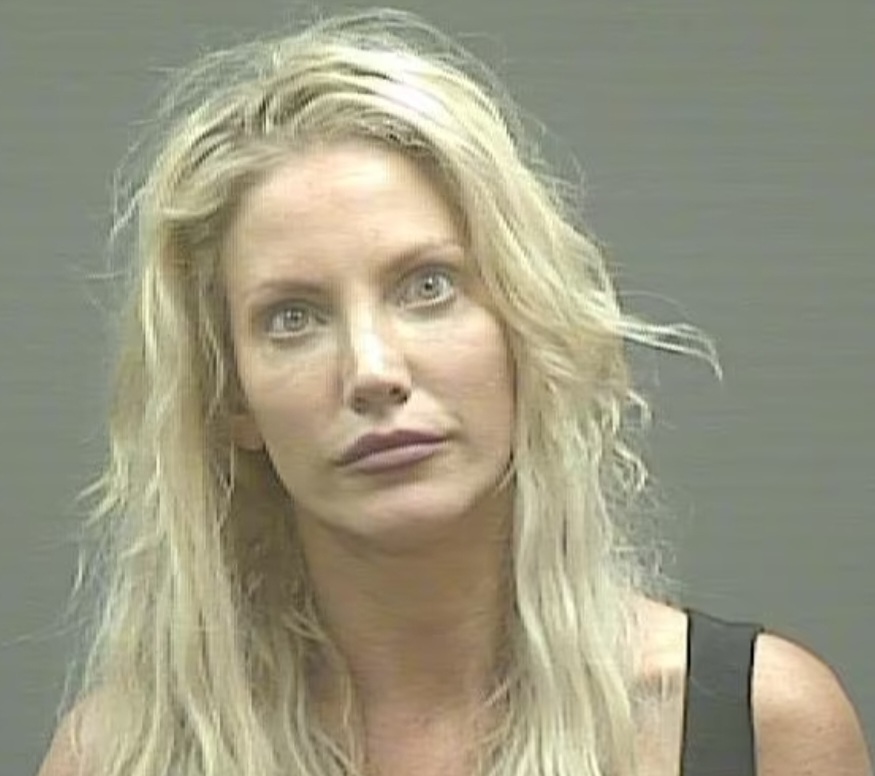 Kjo grua po kërkohet nga policia, vodhi zemrat e shumë burrave falë fotografisë së saj