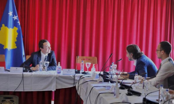 Qytetarët i ankohen, Rama thotë se Qeveria e ka fajin për shtrenjtimin e tatimit në pronë