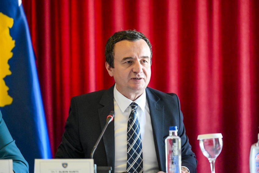 Kryeministri Kurti bashkë më tre ministra të tij mbledhin kryetarët e komunave, këto tema do të diskutohen