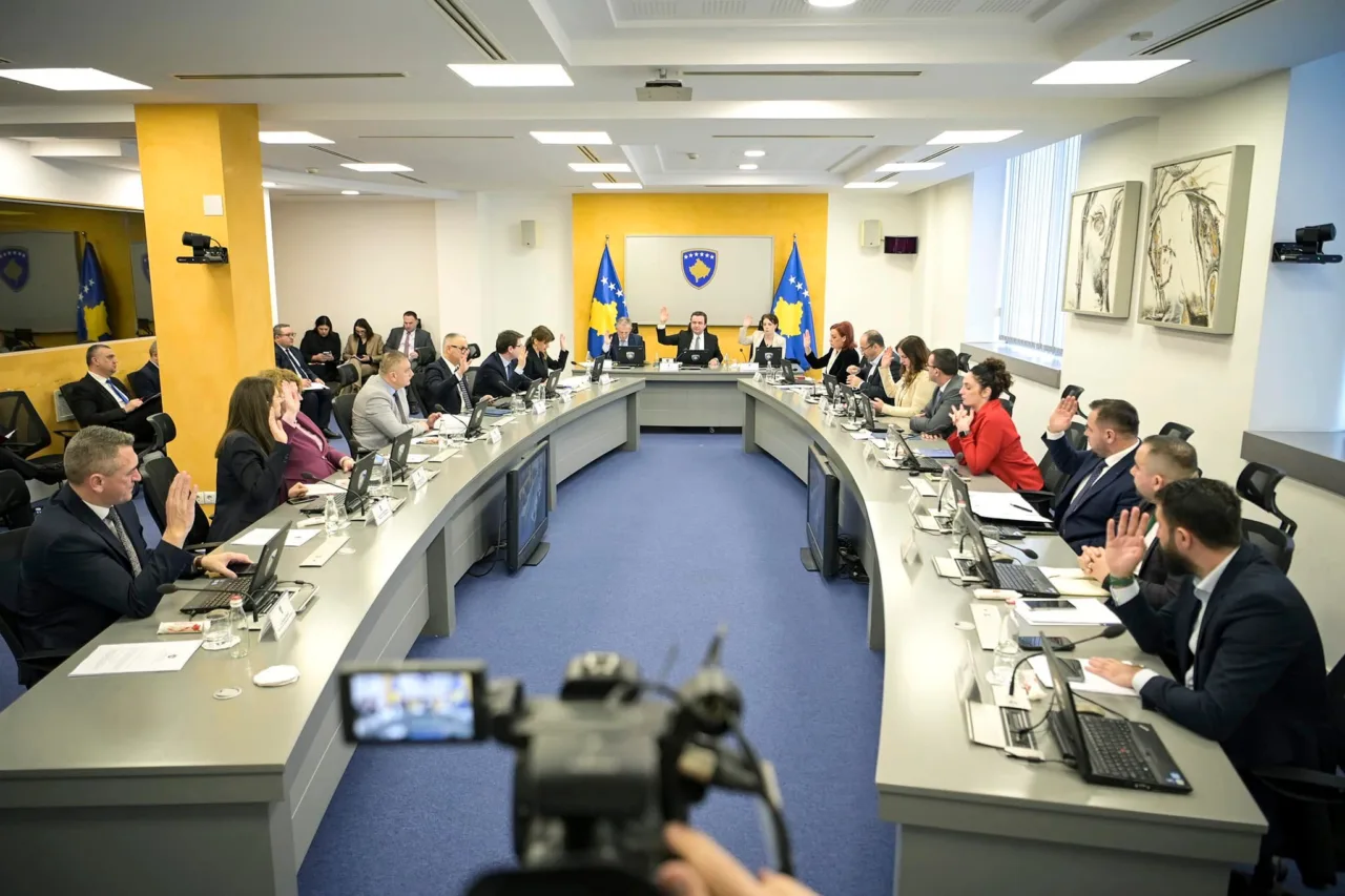 Qeveria sot mban mbledhjen e radhës, këto janë pikat e rendit të ditës