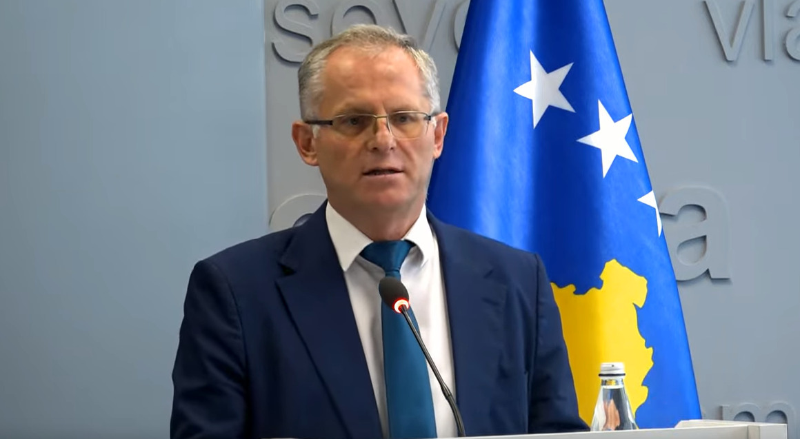 Bislimi tregon me emër të dyshuarin për sulmet në Zveçan- krahu i djathtë i Radoiçiqit