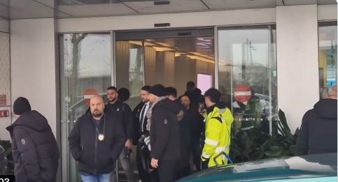 Kyle Walker zbarkon në Milano, pas pak testet mjekësore