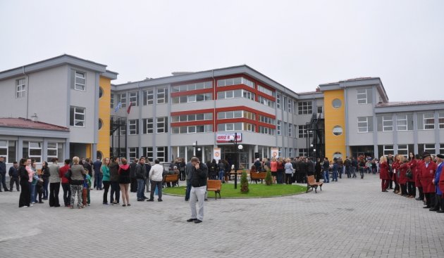 Nesër nis gjysmëvjetori i dytë në shkollat mësimore të Kosovës