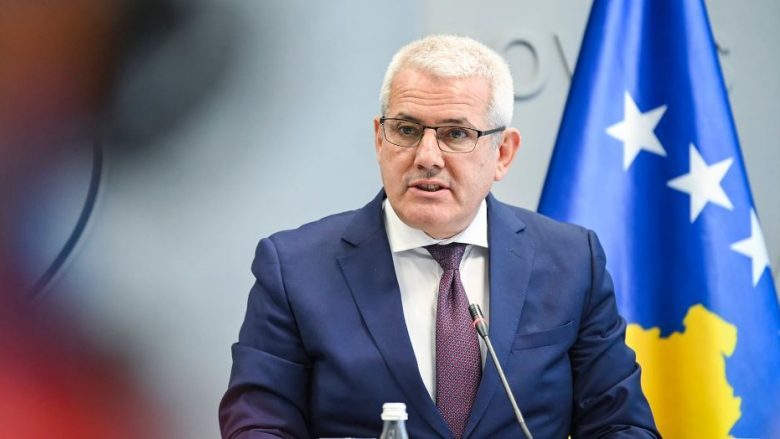 Mbyllja e Administratës Tatimore të Serbisë, Sveçla: Do ta luftojmë çdo paralelizëm kriminal serb