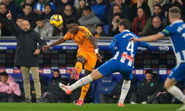 kumbulla-flet-per-fitoren-e-madhe-te-espanyolit-ndaj-real-madridit