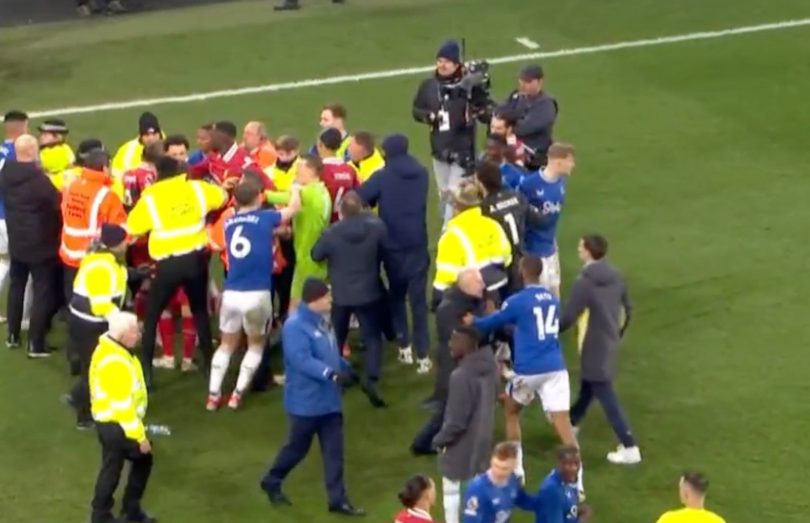 “4-gola,-perleshje-e-kartona-te-kuq”-–-evertoni-si-per-inat-i-nxjerr-krejt-ne-fund-pike-liverpoolit