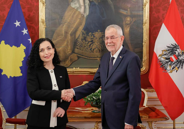 17-vjet-shtet-–-kosova-mesazh-urimi-merr-edhe-nga-austria