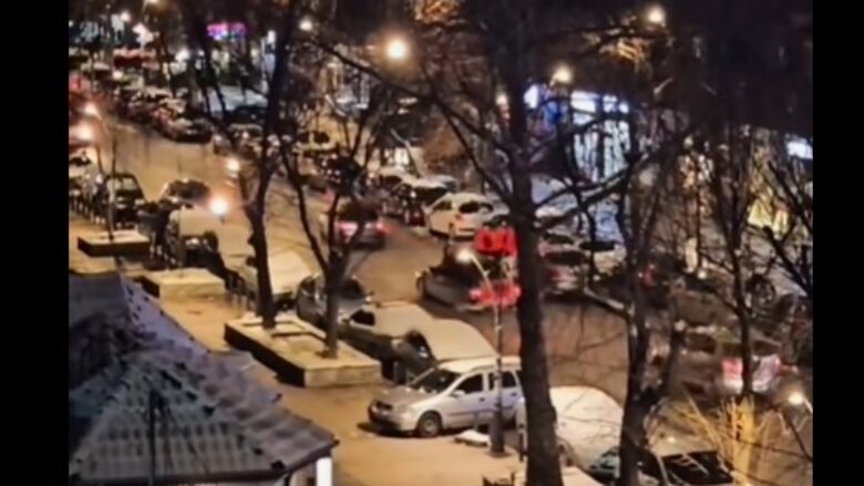 Shkuan të festojnë në veri me flamuj kuq e zi, lirohen 12 personat e arrestuar