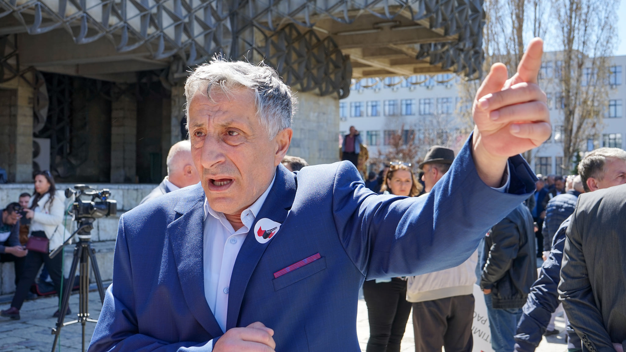 jasharaj-paralajmeron-serish:-nese-vazhdojme-te-injorohemi,-mund-te-kete-protesta-e-greva