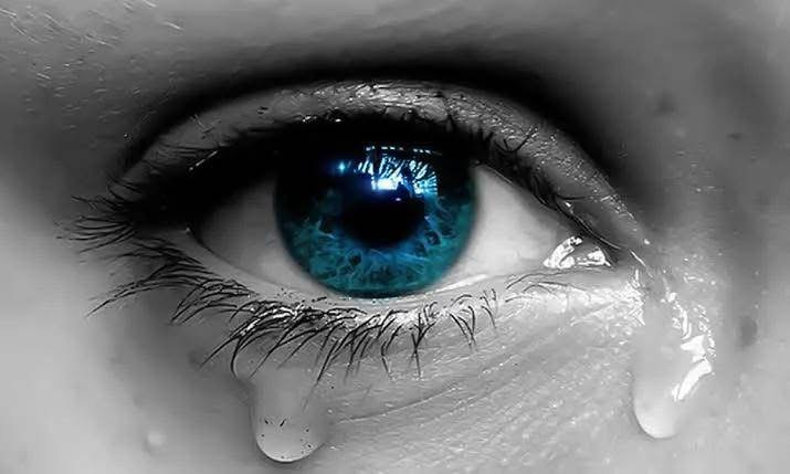 Kur besimi thyhet – Pse lëndimi nga njerëzit e afërt dhemb më shumë