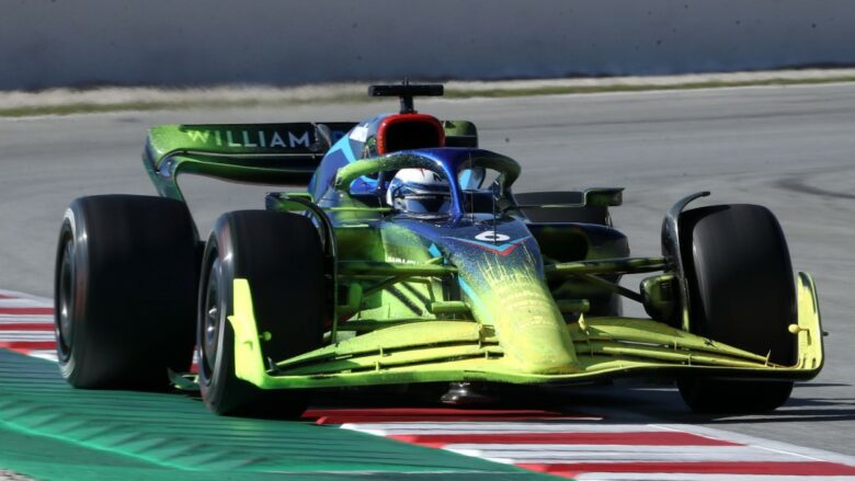 pse-makinat-e-formula-1-duken-sikur-dikush-u-ka-hedhur-boje-gjate-testimit?