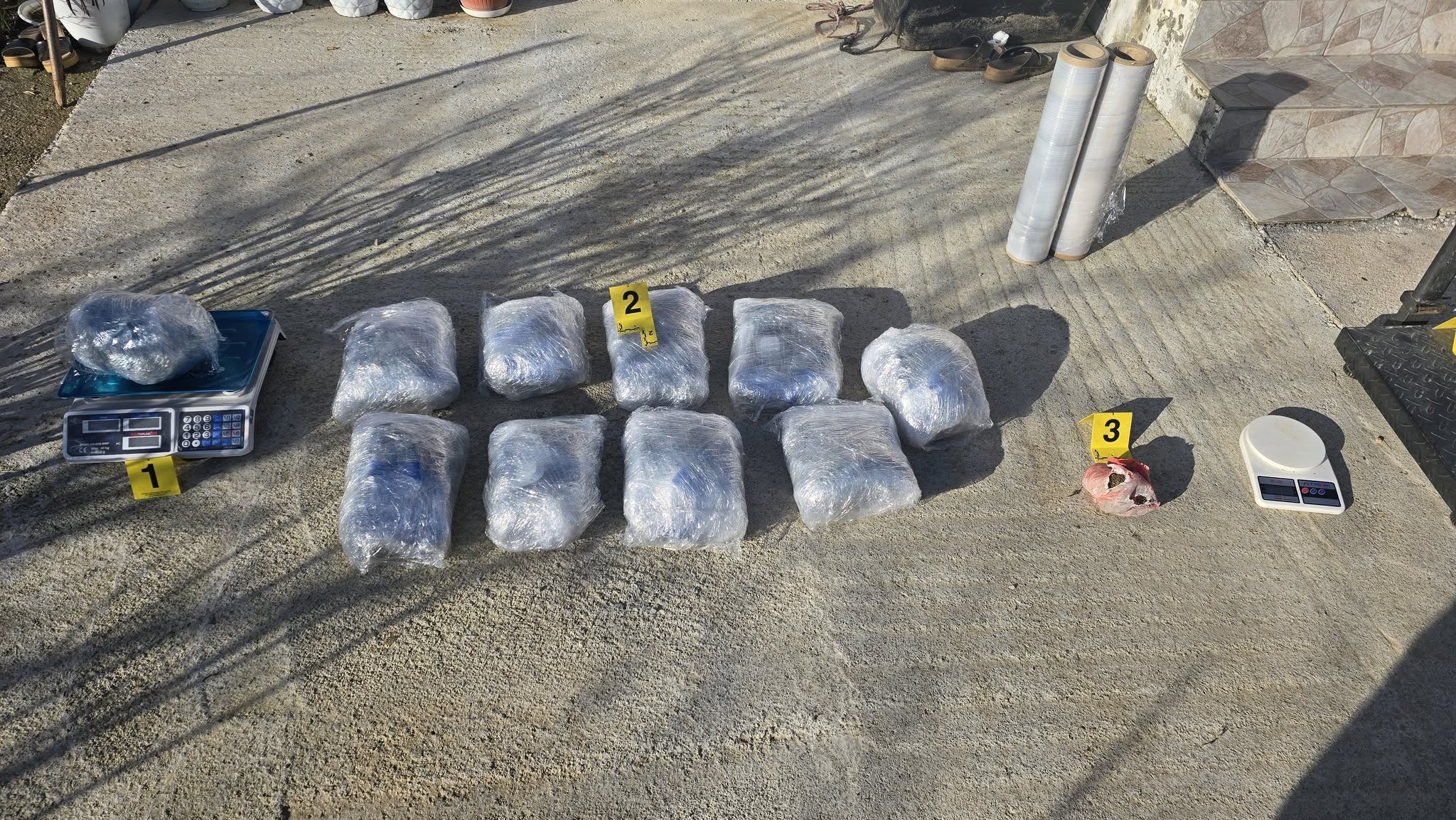 Mbi 10 kg marihuanë në shtëpi, arrestohet i dyshuari