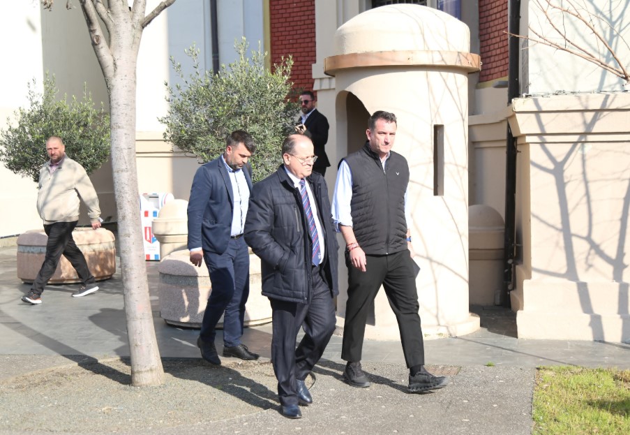 Erion Veliaj kërkon kthimin e celularit të sekuestruar