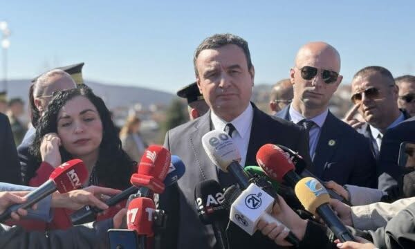 Kurti flet nga Prekazi për familjen Jashari: Vdekja e tyre është Epopeja e UÇK-së – Falë tyre Kosova është republikë me demokraci