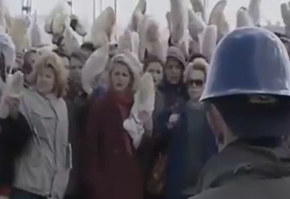 Gratë e Kosovës në marsin e 1998, protesta dhe solidariteti në kohë luftë