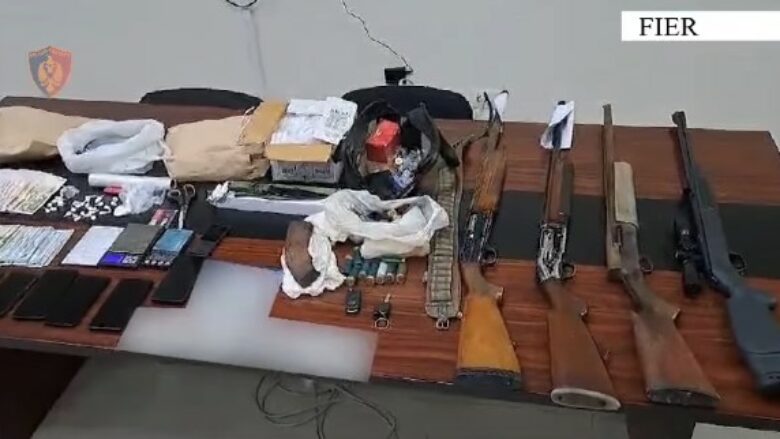 Goditet grupi kriminal i trafikut të drogës në Divjakë, tre të arrestuar, 10 në hetim