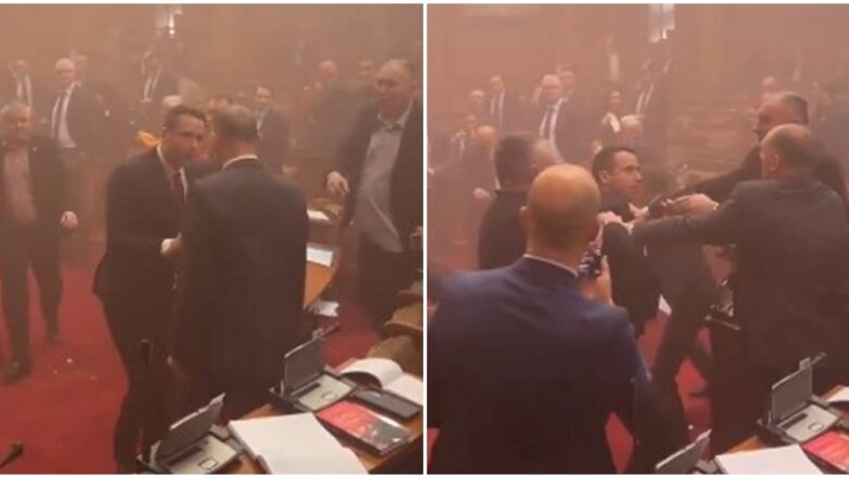 Si filloi sherri në parlamentin e Serbisë – grushte, shkelma e hedhje të shisheve të xhamit