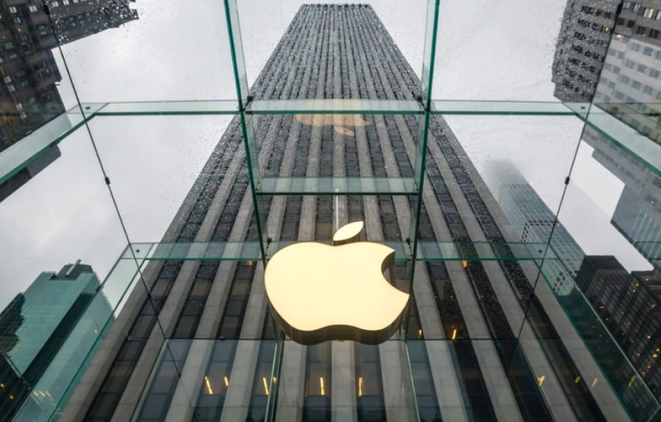 Apple humbi gati 300 miliardë dollarë nga vlera e tregut shkaku i tarifave të Trumpit