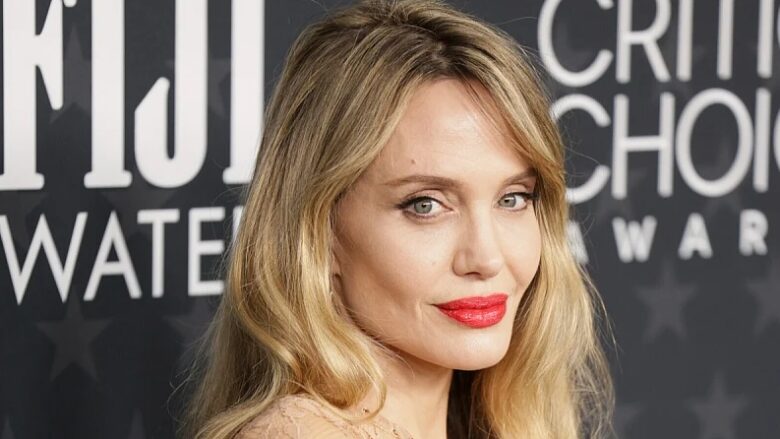 angelina-jolie-tregon-se-cili-rol-i-ndryshoi-karrieren-dhe-e-ndihmoi-te-perballonte-pasojat-e-varesise