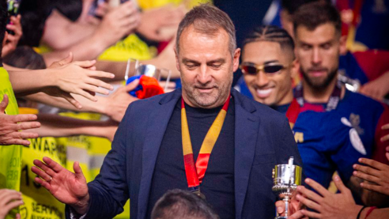 hansli-flick-flet-per-dy-trofete-e-radhes-qe-barcelona-mbetet-ne-gare,-la-ligen-dhe-ligen-e-kampioneve