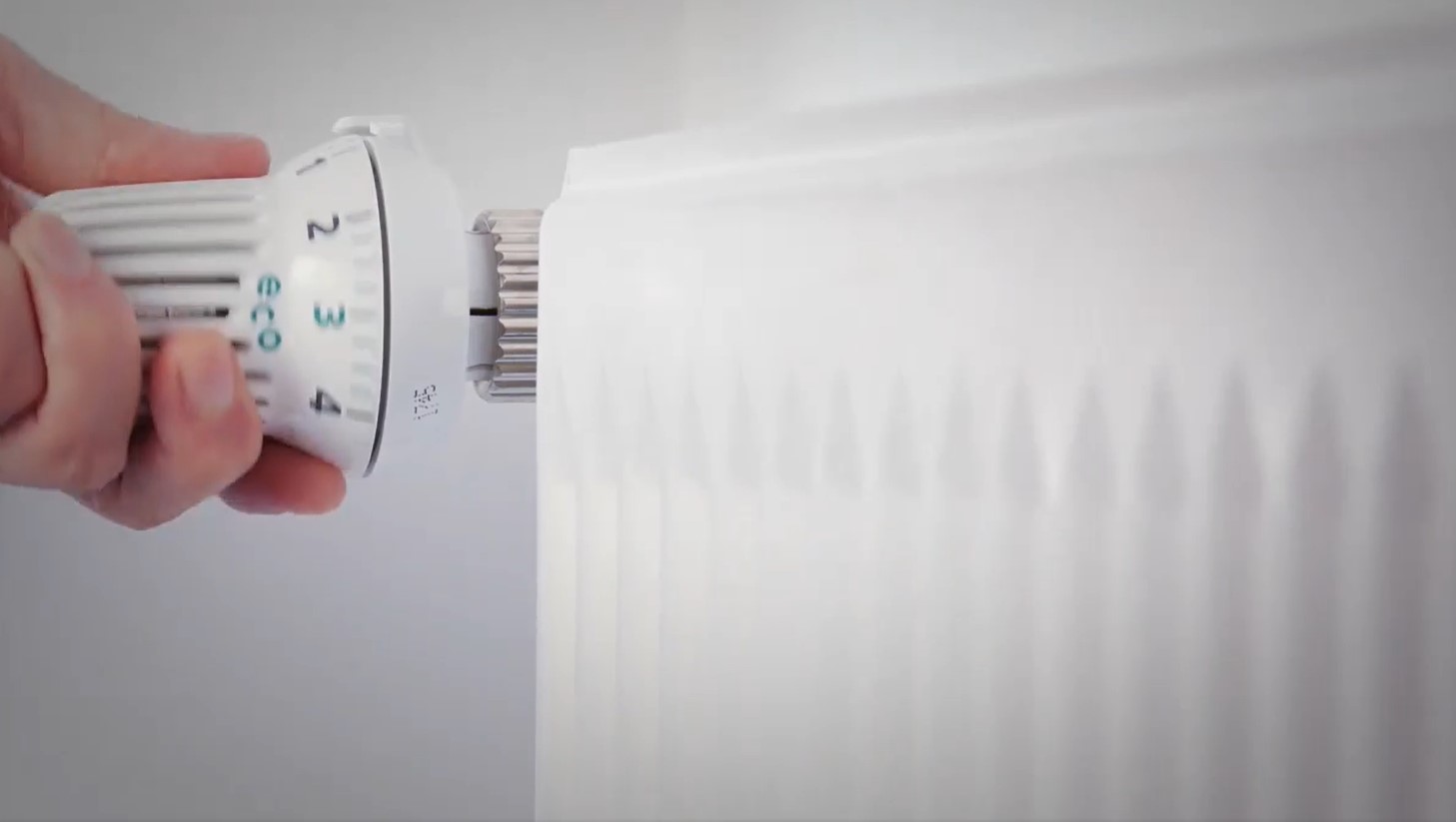 Pse duhet të mbani një tas me ujë pranë radiatorit gjatë dimrit