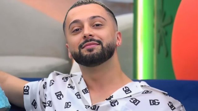 “emocione,-presion-…”,-gjesti-feston-25-vjetorin-me-nje-dedikim-per-veten