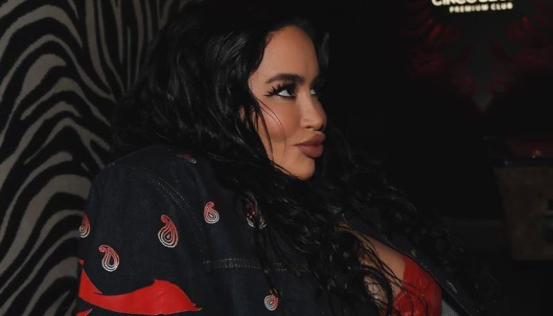 Kush qenka “superstari” i Dafina Zeqirit?