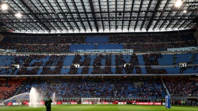 tifozet-e-milanit-me-mesazh-te-qarte-ndaj-pronareve-amerikane:-shkoni-ne-shtepi