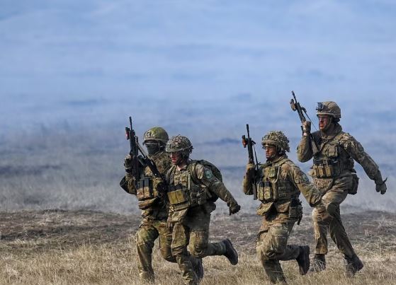 Ministrat e BE-së miratojnë fondin e ri të armëve prej 150 miliardë eurosh