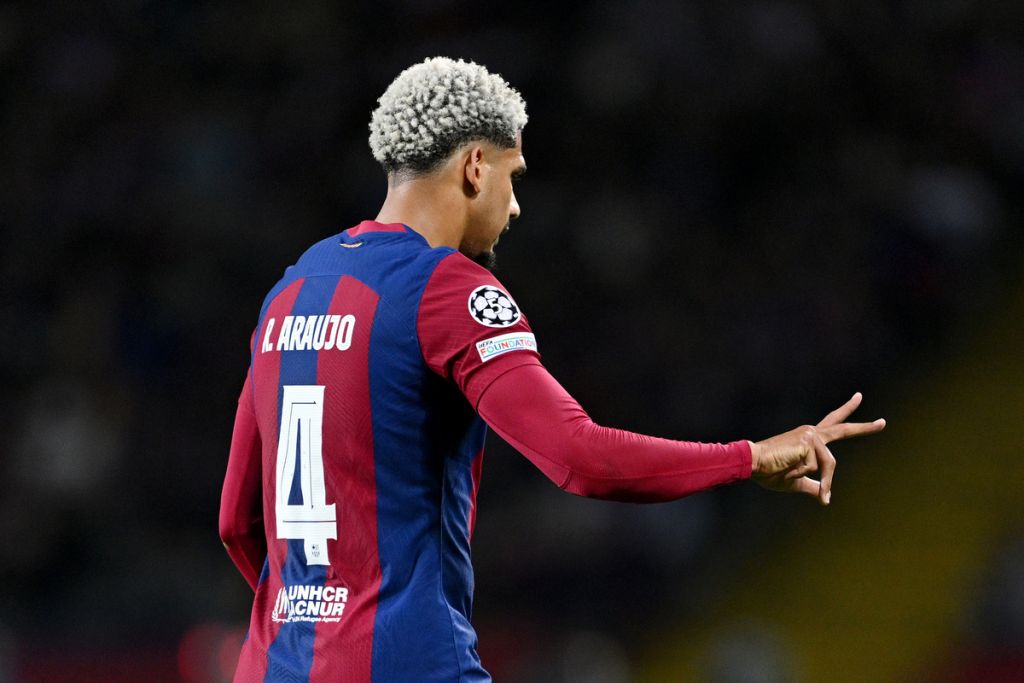 barcelona-po-pergatite-largimin-e-ronald-araujos-–-tre-emra-ne-liste-per-ta-zevendesuar