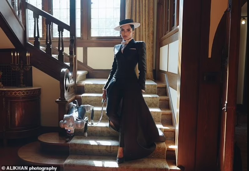 qeni-robot-dog-shfaqet-ne-met-gala-–-i-veshur-me-smoking-dhe-me-nje-lidhese-me-diamant-1,000-karatesh