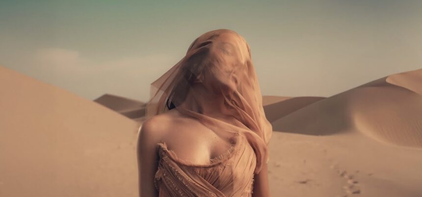 “uje”-e-tayna’s-eshte-gjithcka-qe-i-duhet-kesaj-vere