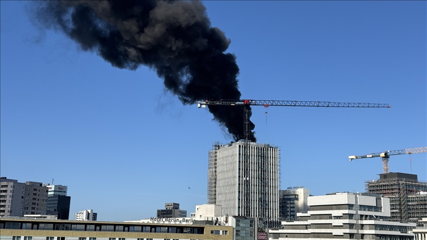 Shpërthime dhe zjarr në qendër të Berlinit, mbyllen rrugët përreth