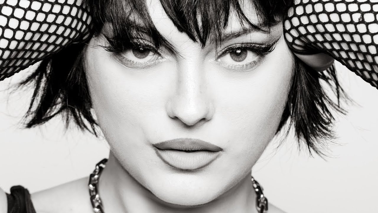 bebe-rexha-emocionon-me-mesazhin:-“isha-pa-para,-ecja-me-ore-te-tera…”