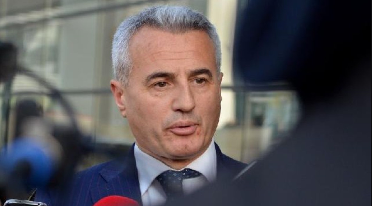 koci:-pas-vendimit-te-kushtetueses-po-shihet-se-bllokuesi-eshte-albin-kurti