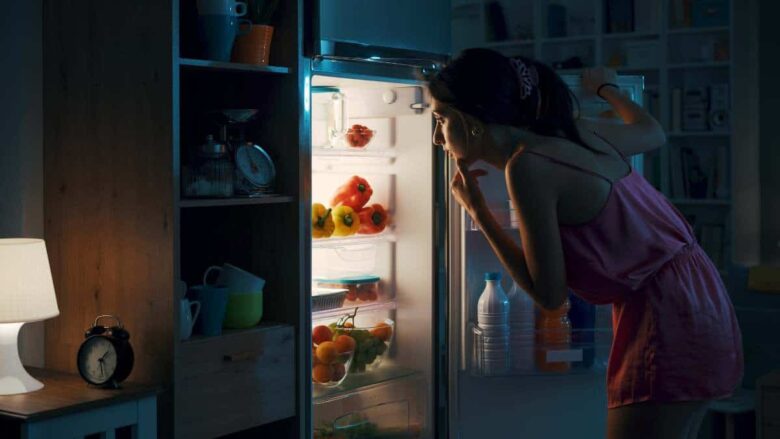 Pse frigoriferi ka dritë, ndërsa ngrirësi jo? Ja çfarë thonë ekspertët