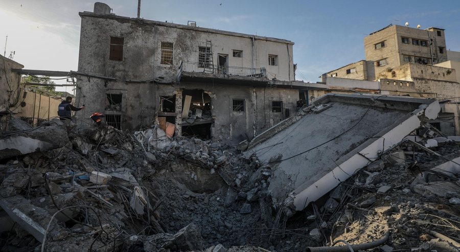 Vdes edhe gazetari i pestë nga sulmi izraelit në Spitalin Nasser