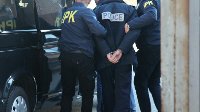 aksion-i-ipk-se-dhe-prokurorise:-arrestohen-kater-persona,-mes-tyre-nje-kolonel-policor