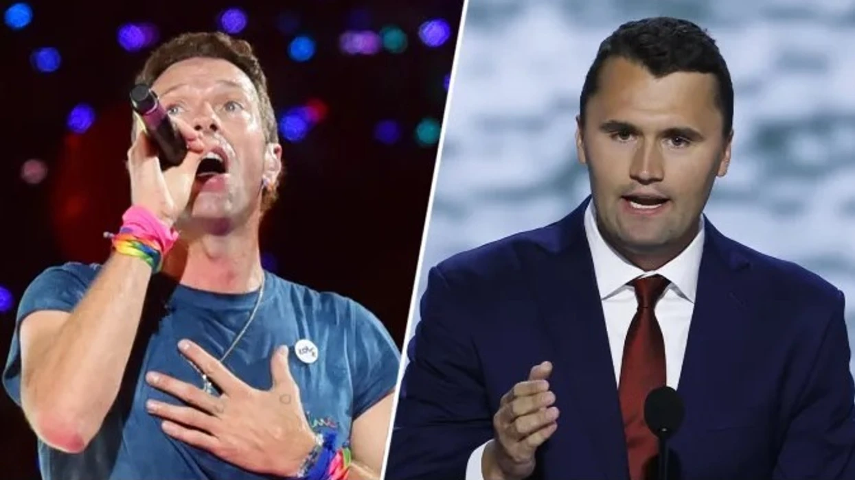 coldplay-ndalon-koncertin-dhe-i-kerkon-fansave:-edhe-nese-s’jeni-dakord,-dergoni-dashuri-per-familjen-e-charlie-kirk