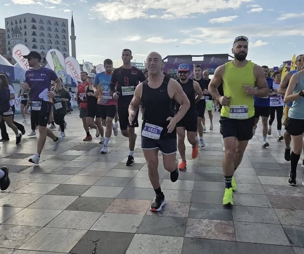 ramush-haradinaj-merr-pjese-ne-maratonen-e-tiranes