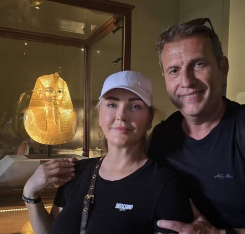 remzie-osmani-e-mbyti-fotoshopin-ne-fotografine-e-fundit,-s’po-e-njeh-me-as-burri-i-saj,-u-be-tjeter-njeri