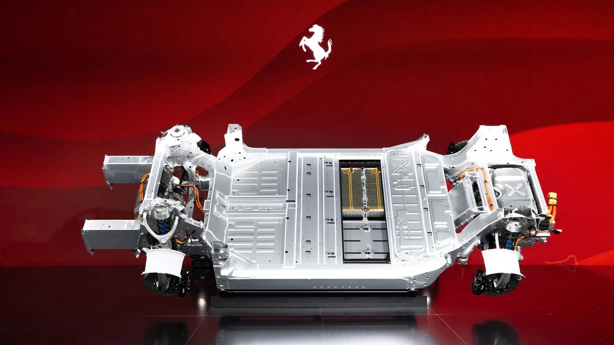 Ferrari publikon detajet për veturën e saj të parë elektrike